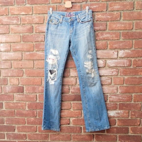 Miss Me Denim - Miss Me distressed Paradise jeans. Size 28